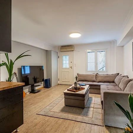 Live Like A Local Next To Acropolis/vegan Friendly *