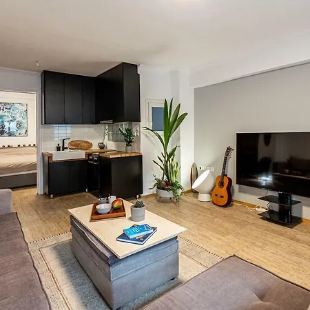 Live Like A Local Next To Acropolis/vegan Friendly *